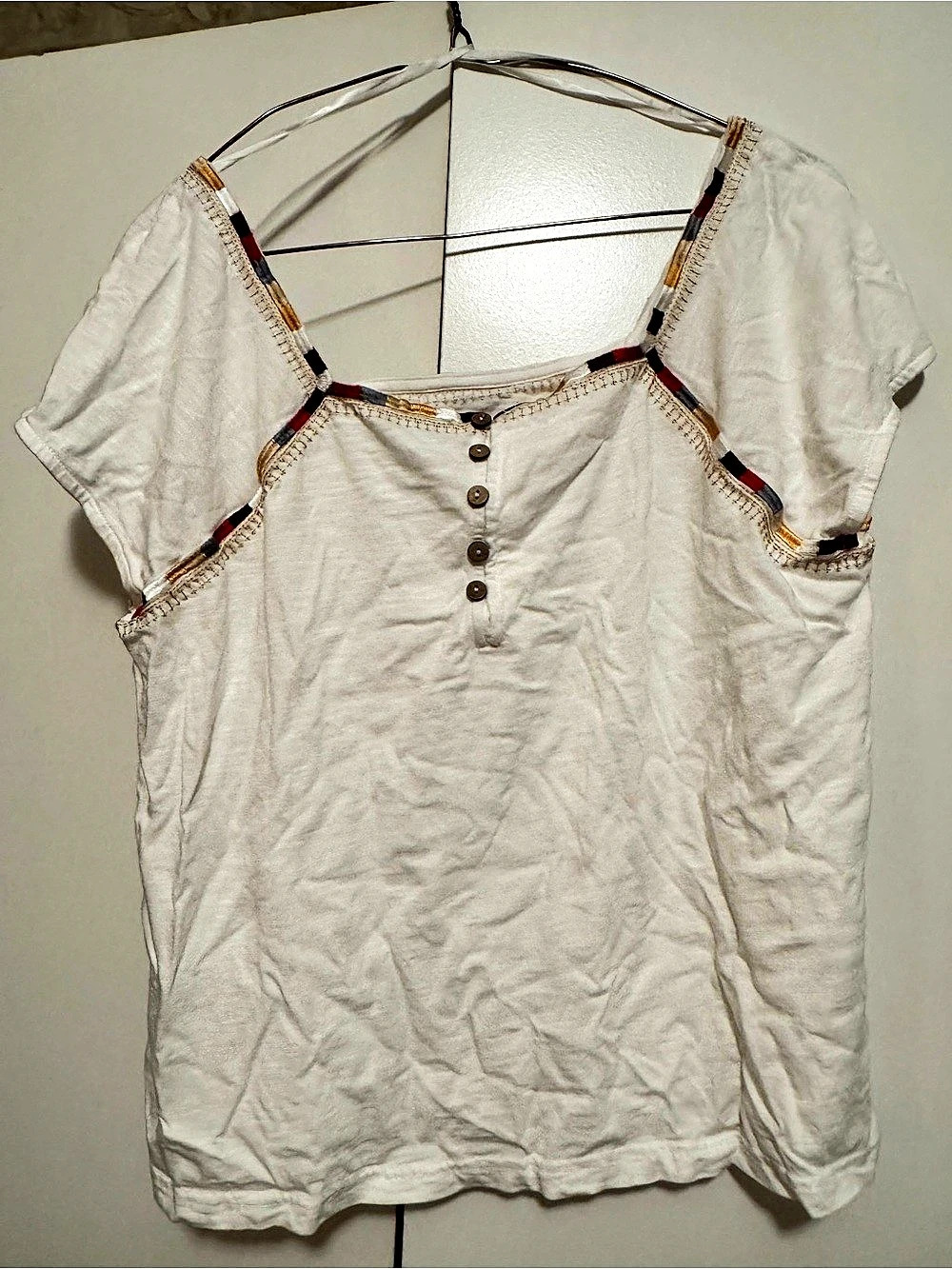 Women’s Tribal Color Block Blouse in White Size Large short sleeves
